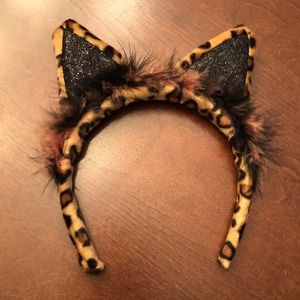 Leopard print cat ears
